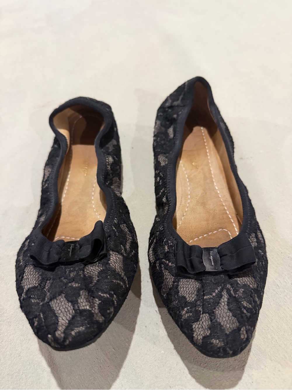 Women’s Black Lace Ballet Flats with Bow